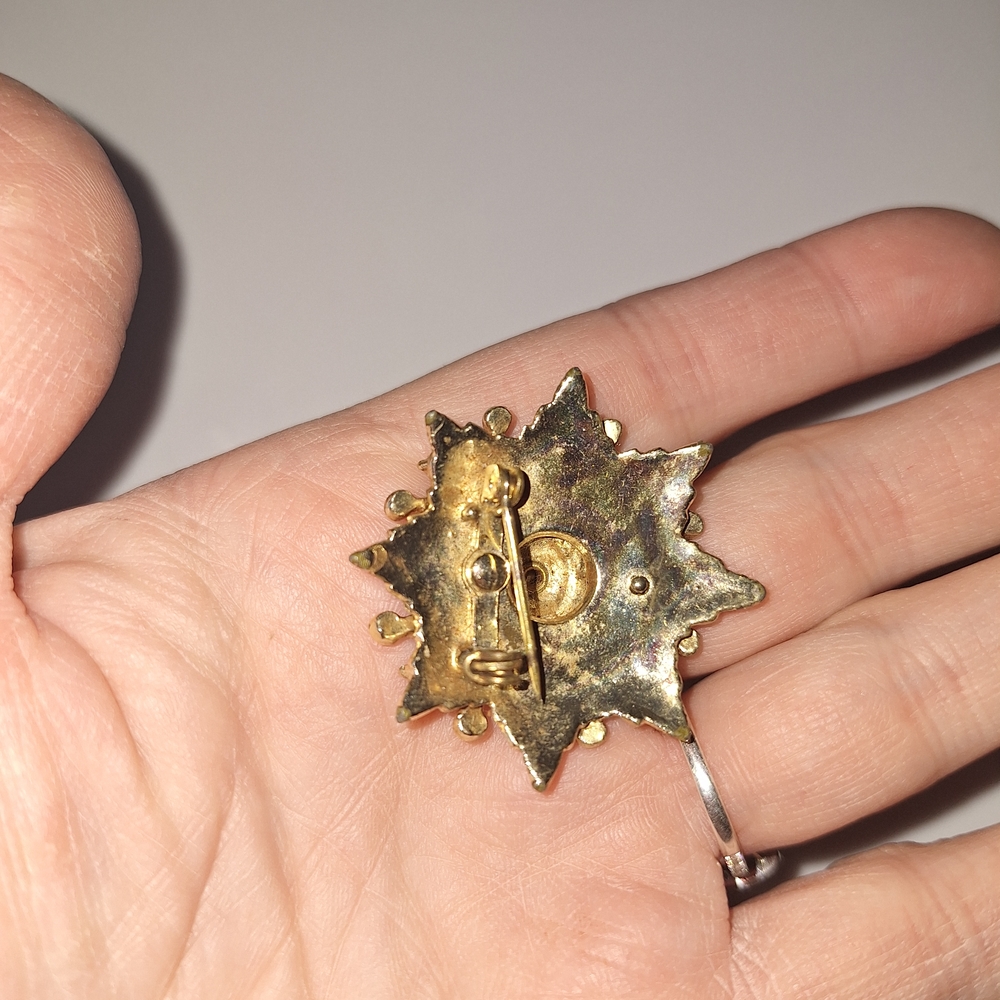 Vintage Gold and Green Starburst Brooch - Picture 3 of 3